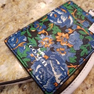 New with tags coach I'd lanyard